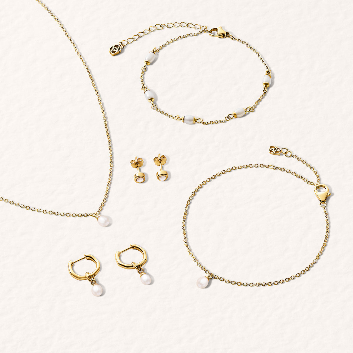 Fine Organic Pearl Necklace (Gold)